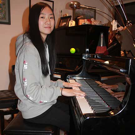Okan Piano Academy youth pianist Cindy Lay
